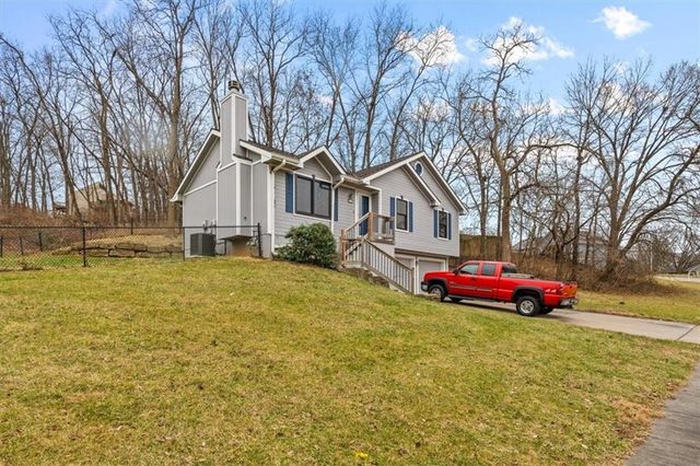 7111 N Jarboe Street, Kansas City, MO 64118