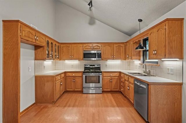 7111 N Jarboe Street, Kansas City, MO 64118