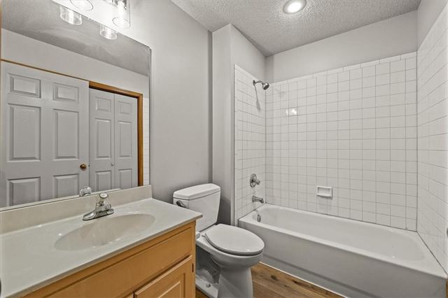 7111 N Jarboe Street, Kansas City, MO 64118