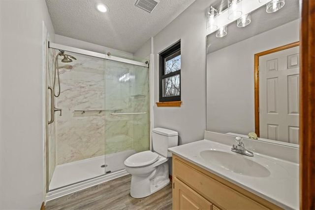 7111 N Jarboe Street, Kansas City, MO 64118