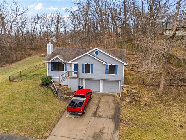 7111 N Jarboe Street, Kansas City, MO 64118