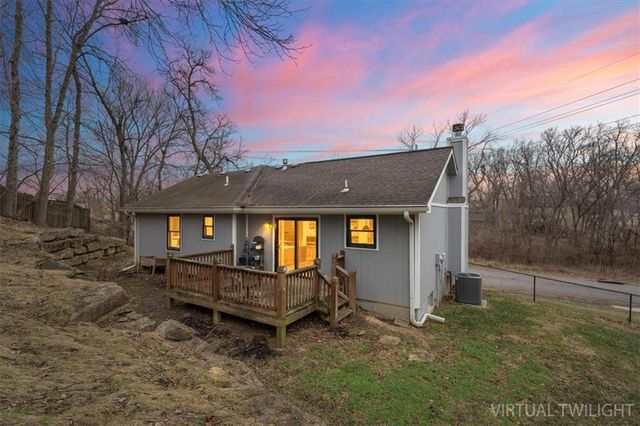 7111 N Jarboe Street, Kansas City, MO 64118