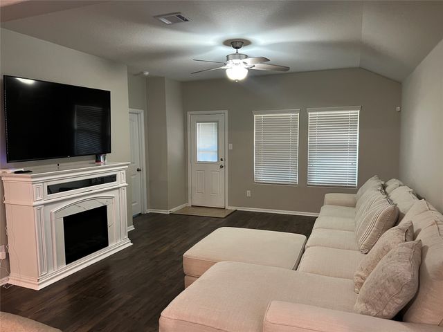 749 Walls Boulevard, Crowley, TX 76036