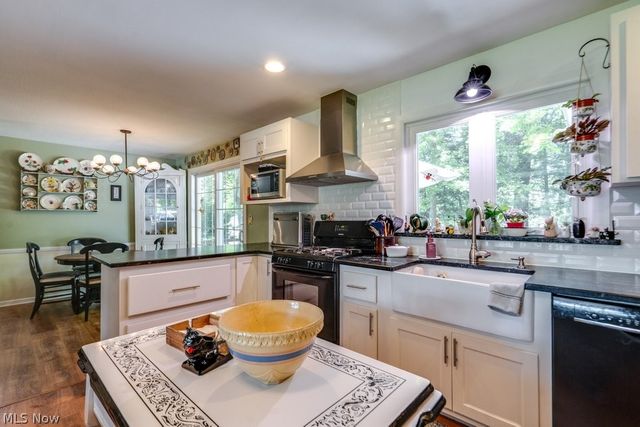 183 Timberlane Drive, Northfield Center, OH 44067