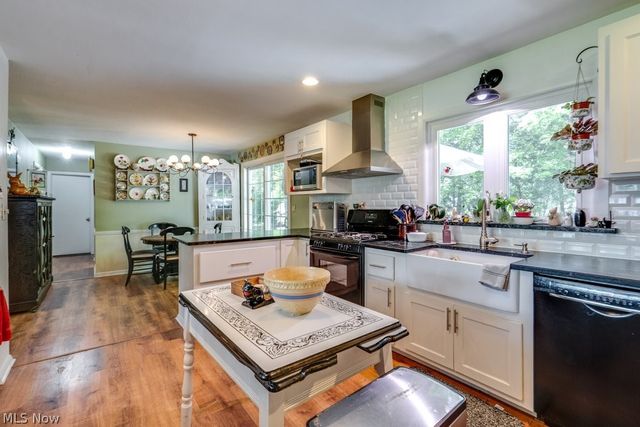 183 Timberlane Drive, Northfield Center, OH 44067