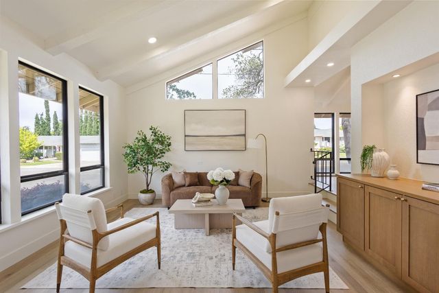 6901 Lincoln Creek Cir, Carmichael, CA 95608