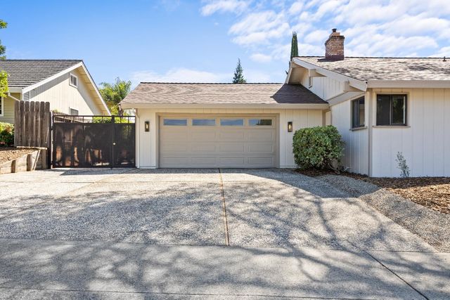 6901 Lincoln Creek Cir, Carmichael, CA 95608