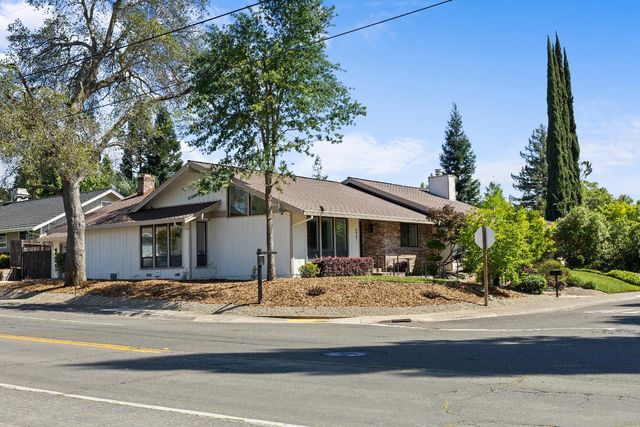 6901 Lincoln Creek Cir, Carmichael, CA 95608