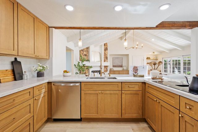 6901 Lincoln Creek Cir, Carmichael, CA 95608