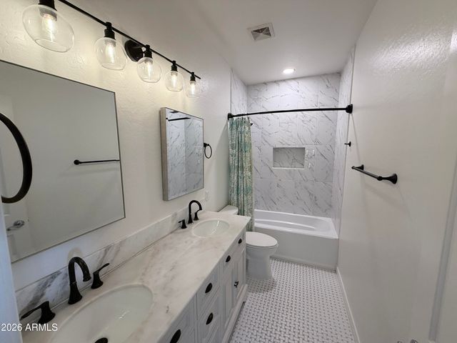 752 E Torrey Pines Place, Chandler, AZ 85249