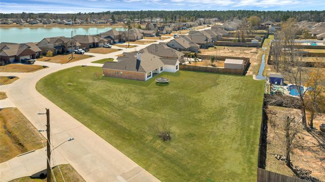 12371 N Chestnut Hills Drive, Conroe, TX 77303