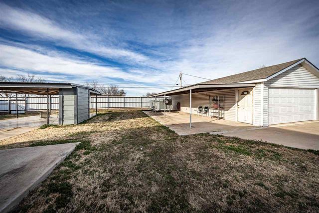 1911 SW N H Jones, Lawton, OK 73501