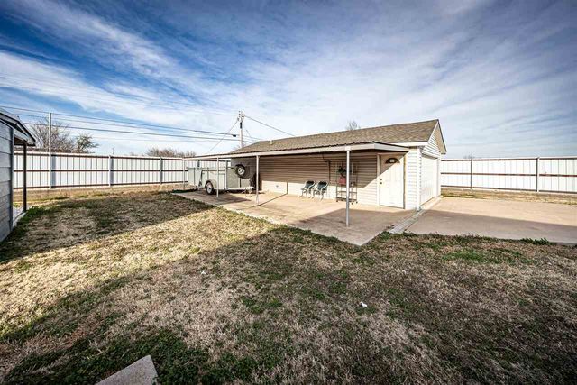 1911 SW N H Jones, Lawton, OK 73501