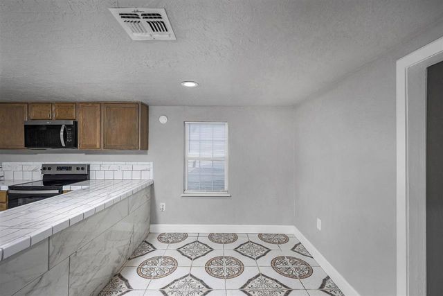 1911 SW N H Jones, Lawton, OK 73501