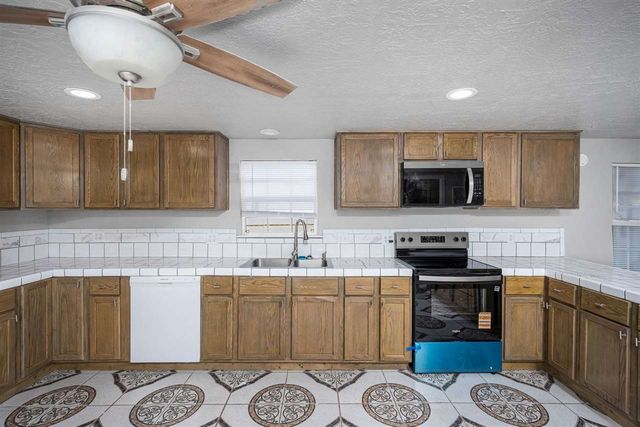 1911 SW N H Jones, Lawton, OK 73501