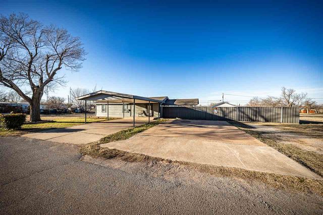 1911 SW N H Jones, Lawton, OK 73501