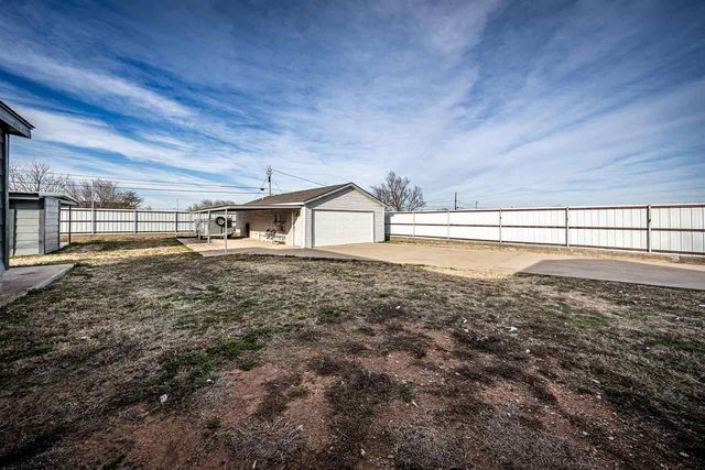 1911 SW N H Jones, Lawton, OK 73501