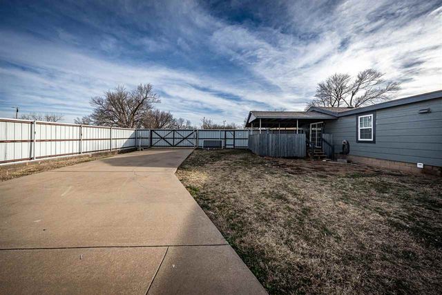 1911 SW N H Jones, Lawton, OK 73501