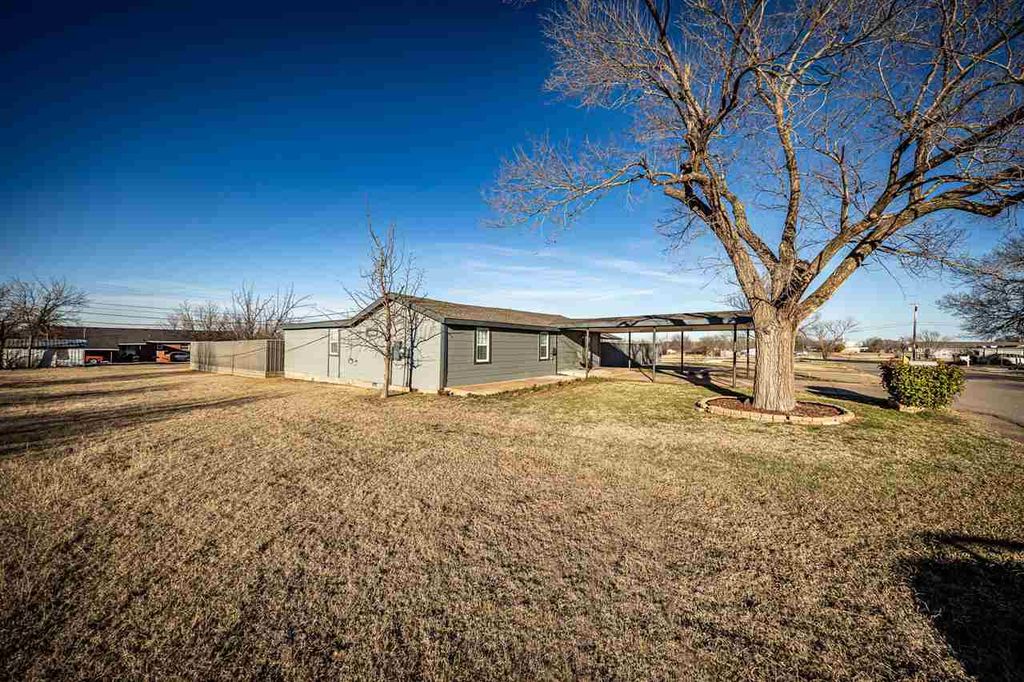 1911 SW N H Jones, Lawton, OK 73501