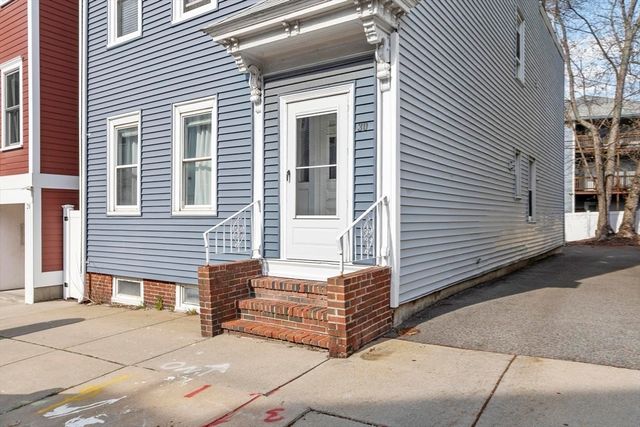 30 Woodward St 3, Boston, MA 02127