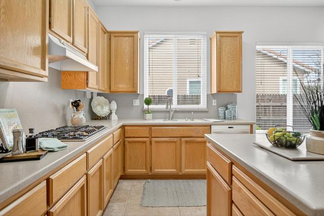 1932 Hilmerton Cir, Roseville, CA 95747