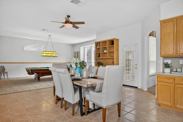 1932 Hilmerton Cir, Roseville, CA 95747