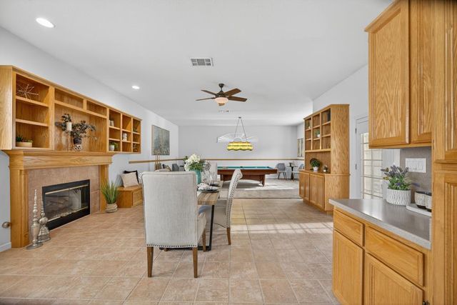 1932 Hilmerton Cir, Roseville, CA 95747