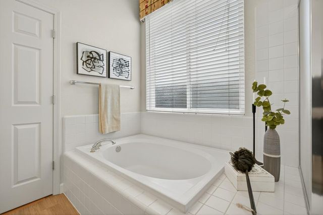 1932 Hilmerton Cir, Roseville, CA 95747