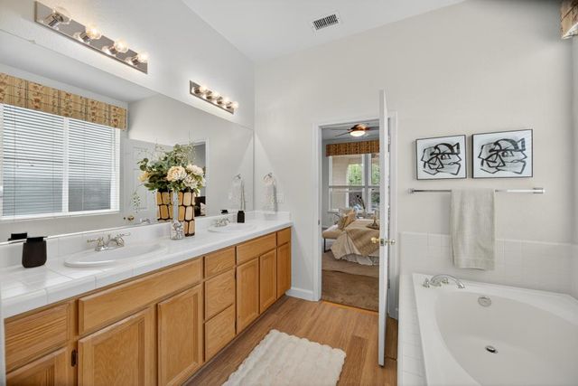 1932 Hilmerton Cir, Roseville, CA 95747