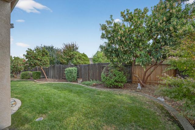 1932 Hilmerton Cir, Roseville, CA 95747