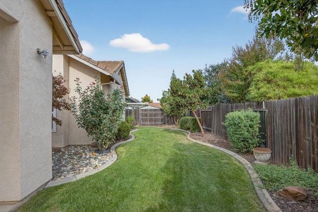 1932 Hilmerton Cir, Roseville, CA 95747