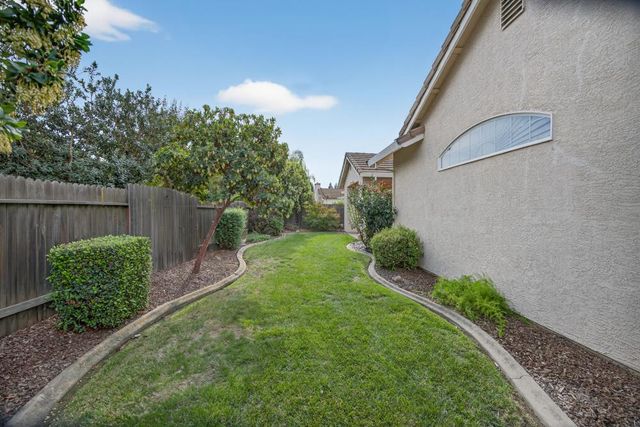 1932 Hilmerton Cir, Roseville, CA 95747