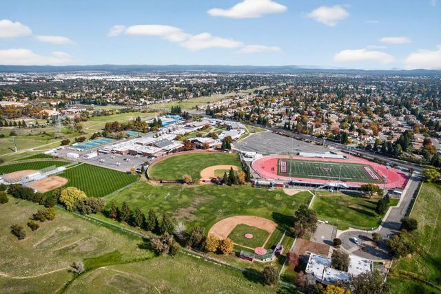 1932 Hilmerton Cir, Roseville, CA 95747