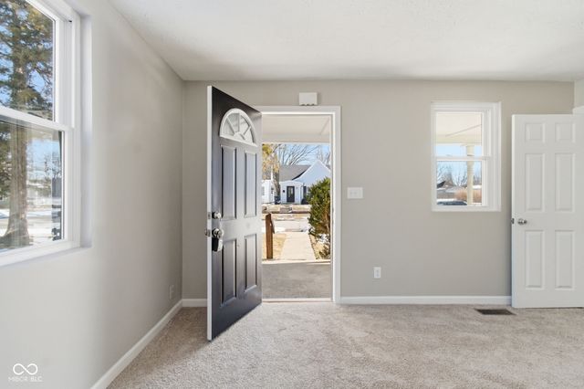 850 N 12th Street, Elwood, IN 46036