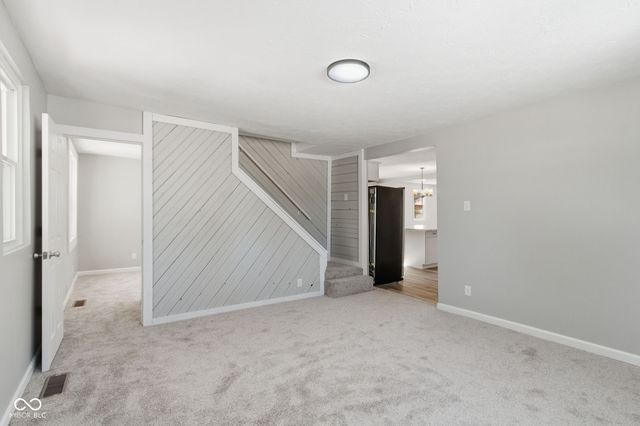 850 N 12th Street, Elwood, IN 46036