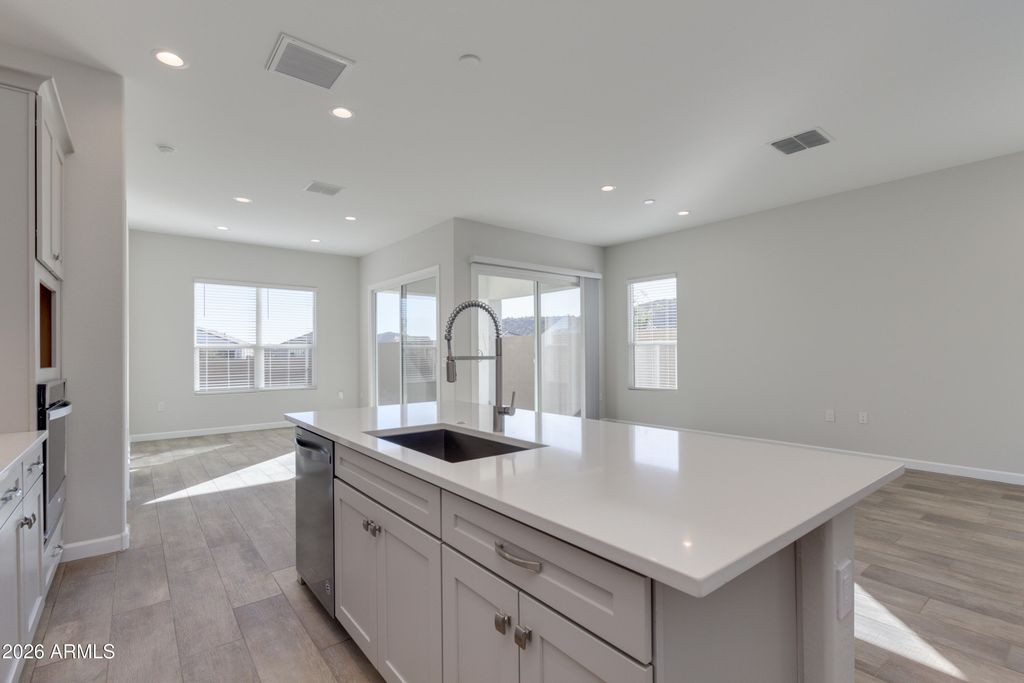 Image 13 of property listing at 24824 N 26TH Way, Phoenix, AZ 85024