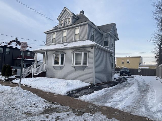 27 W Lincoln Avenue, Valley Stream, NY 11580