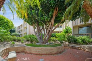 5240 Yarmouth 4, Encino (los Angeles), CA 91316