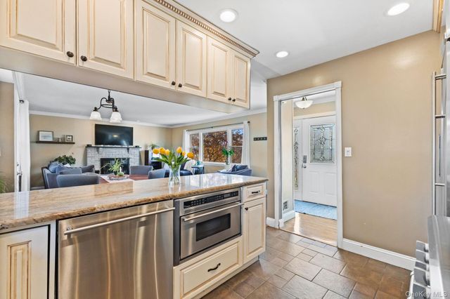 20 Wolf Road, Croton-on-hudson, NY 10520