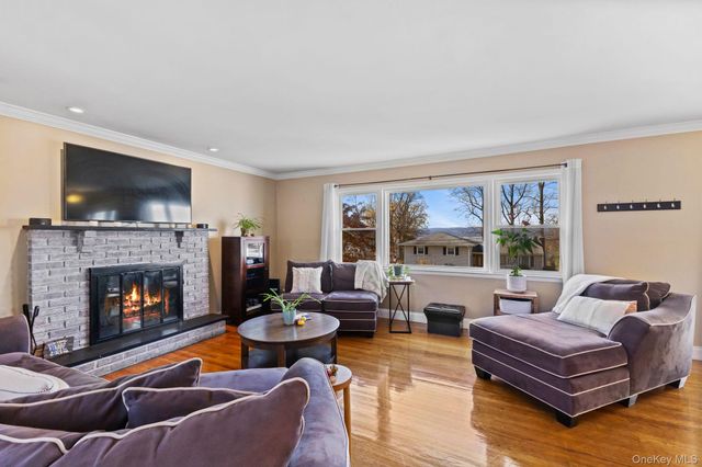 20 Wolf Road, Croton-on-hudson, NY 10520