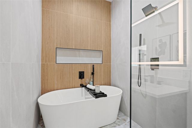 2007 N Montclair Avenue, Dallas, TX 75208