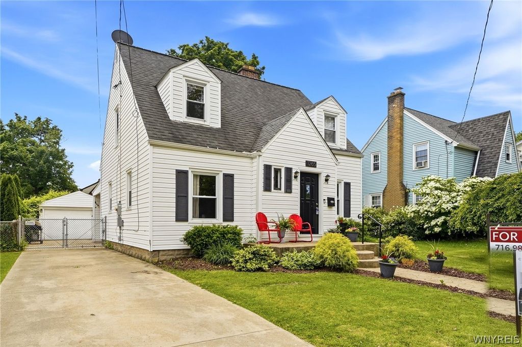 1265 Wyoming Avenue, Niagara Falls, NY 14305