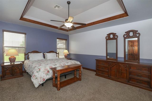 2712 Busheywood Drive, Yukon, OK 73099