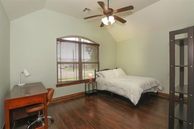 2712 Busheywood Drive, Yukon, OK 73099
