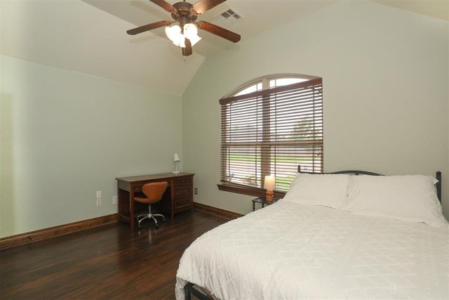 2712 Busheywood Drive, Yukon, OK 73099