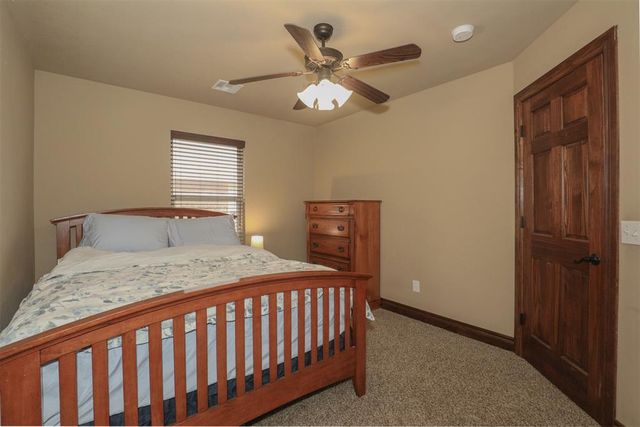 2712 Busheywood Drive, Yukon, OK 73099