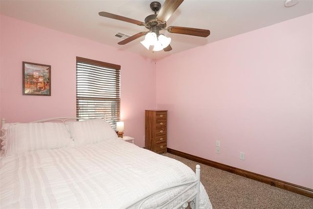 2712 Busheywood Drive, Yukon, OK 73099