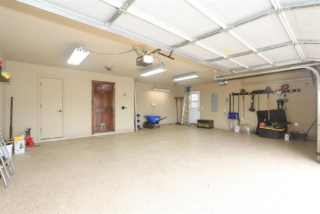 2712 Busheywood Drive, Yukon, OK 73099