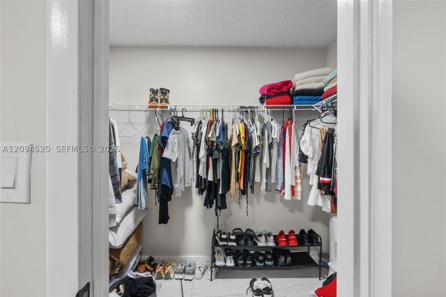 2934 NW 94th St 2934, Miami, FL 33147