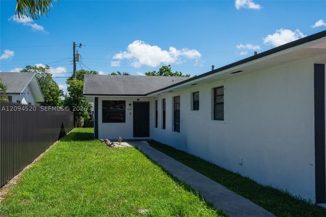 2934 NW 94th St 2934, Miami, FL 33147